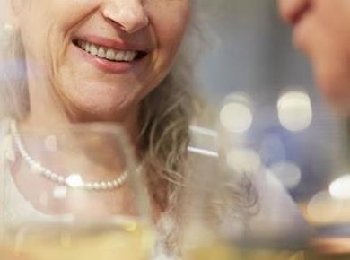 Problem: Velik porast pitja alkoholnih pijač tudi med starejšimi
