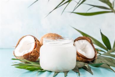 Kaj se zgodi, če kokosovo olje nanašamo na obraz?