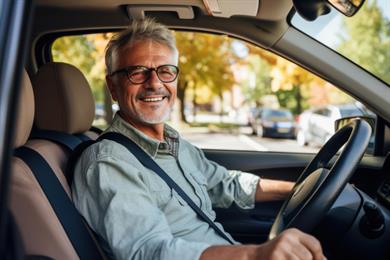 Starostniki in varna vožnja: Kdaj je čas, da prenehamo voziti?