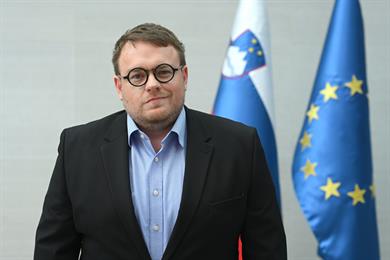 Interpelacija ministra Maljevca: politični boj ali resna kritika socialne politike?