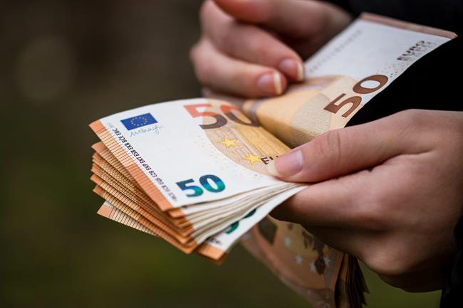 Ste upravičeni do izplačila pri Vzajemni? Poglejte, kdaj in kako boste prejeli svoj denar