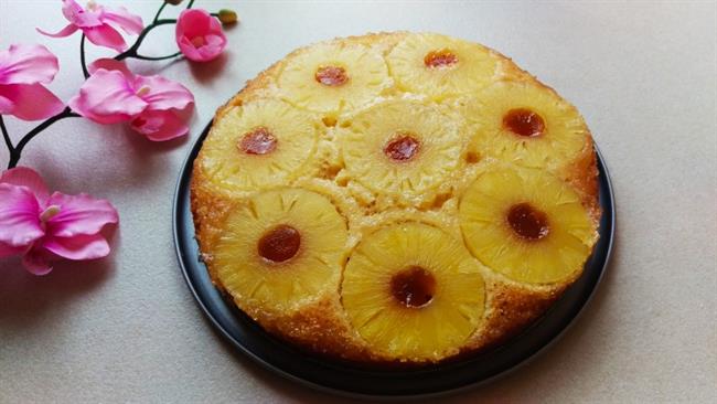 KUHALNICA: Obrnjena ananasova torta