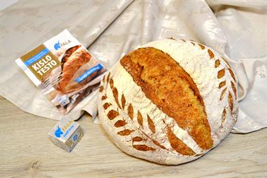 Fala priporoča: Pšenični kruh s pirino moko in semeni 