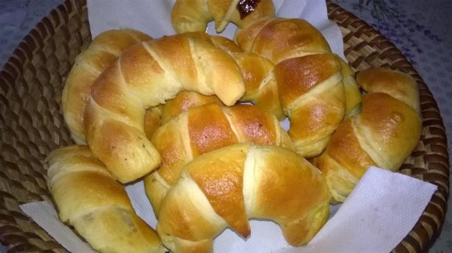 Iz Jožičine kuhinje: Masleni rogljički z nadevom