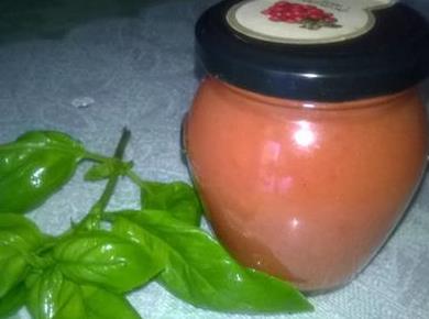 Iz Jožičine kuhinje: Paradižnikova omaka
